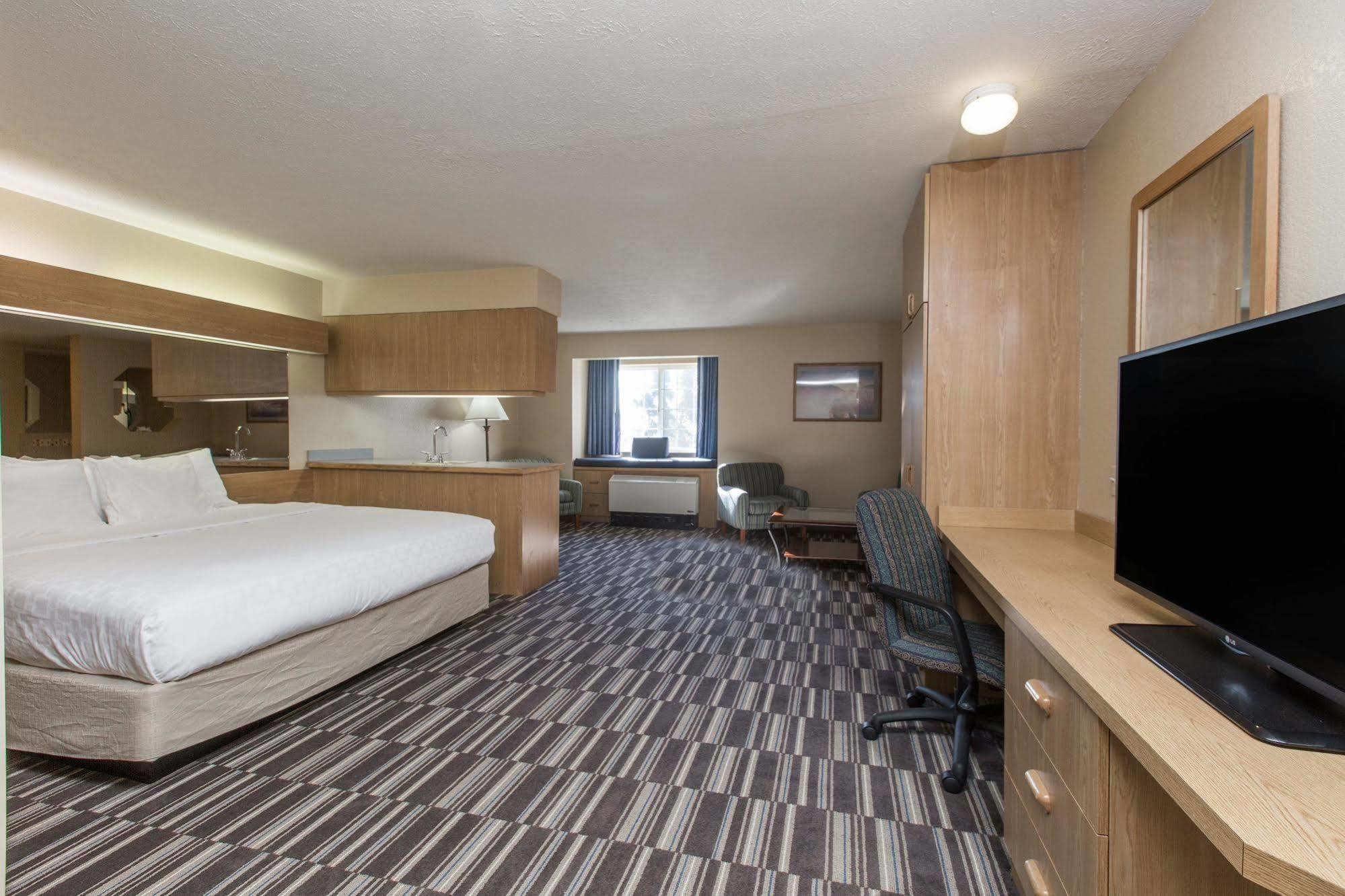 Baymont Inn & Suites By Wyndham Anchorage Airport Екстер'єр фото
