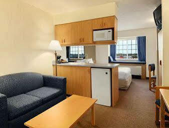 Baymont Inn & Suites By Wyndham Anchorage Airport Екстер'єр фото